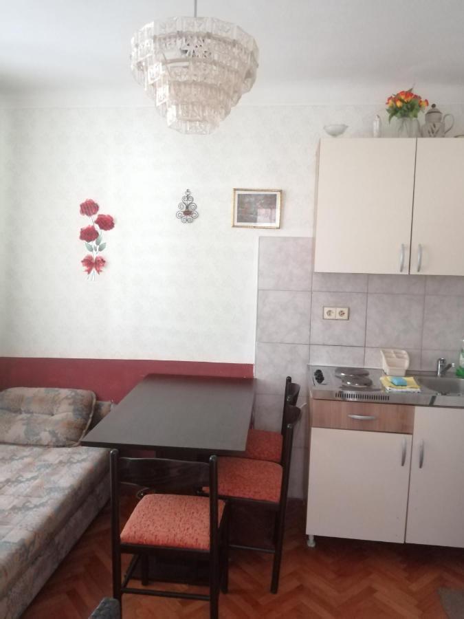 Apartment Filip Vrbnik Bagian luar foto