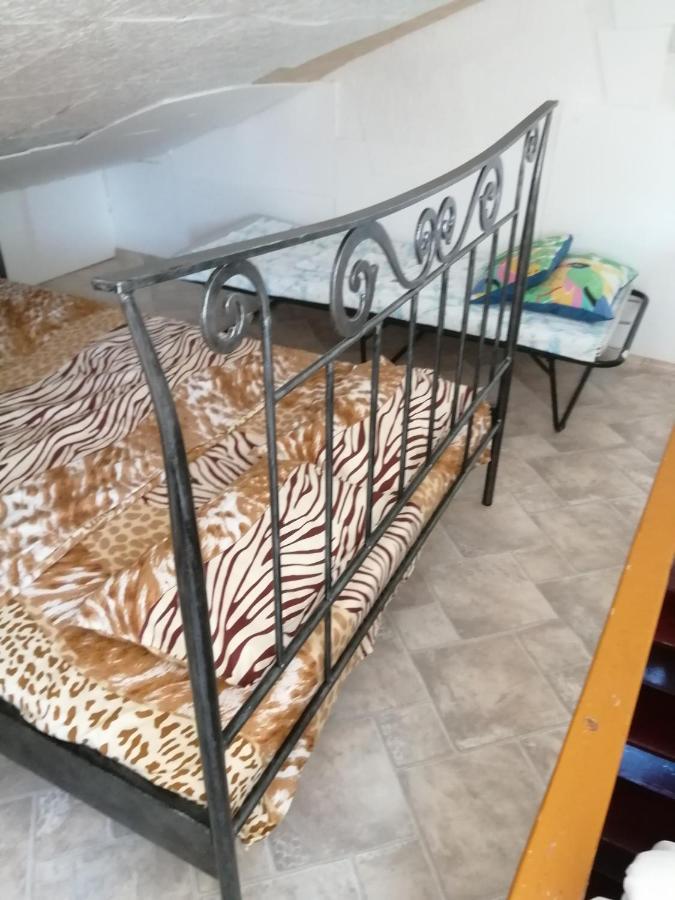 Apartment Filip Vrbnik Bagian luar foto