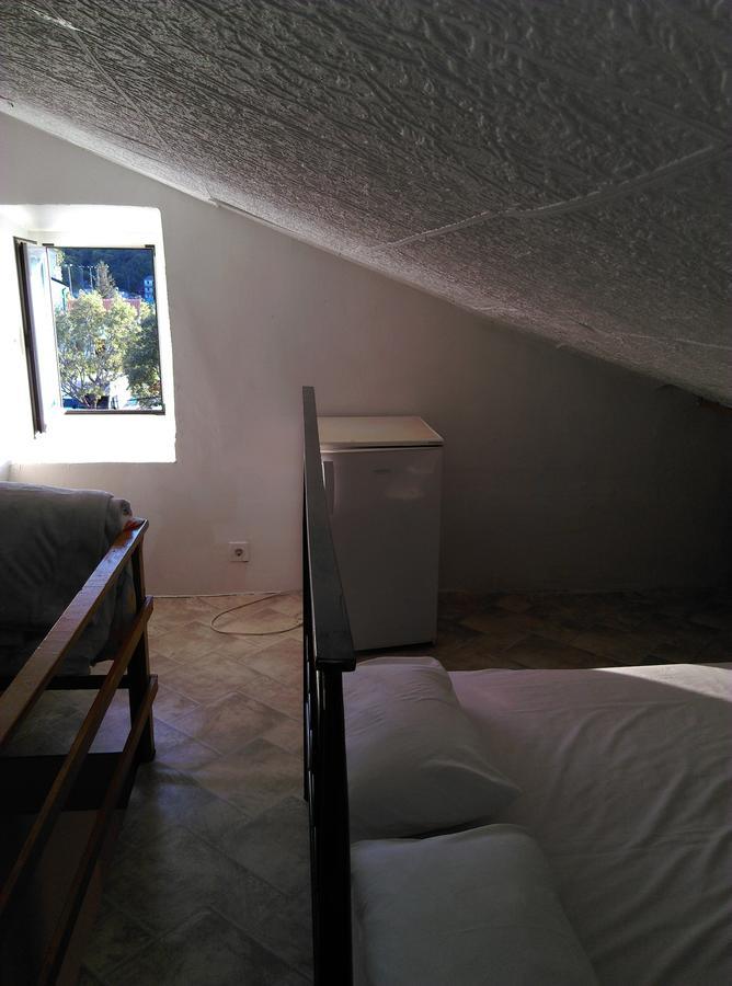 Apartment Filip Vrbnik Bagian luar foto