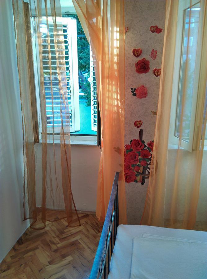 Apartment Filip Vrbnik Bagian luar foto