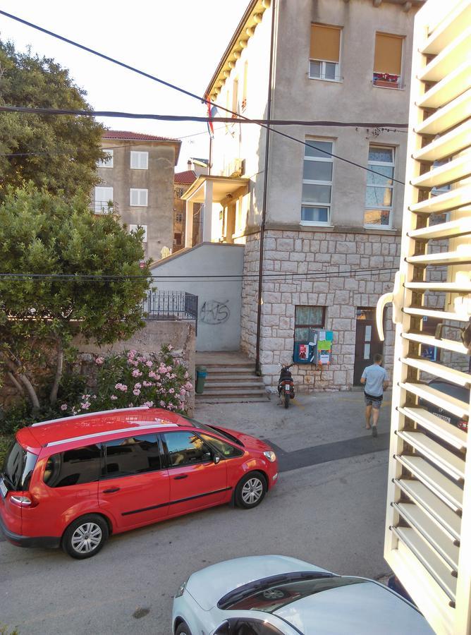 Apartment Filip Vrbnik Bagian luar foto
